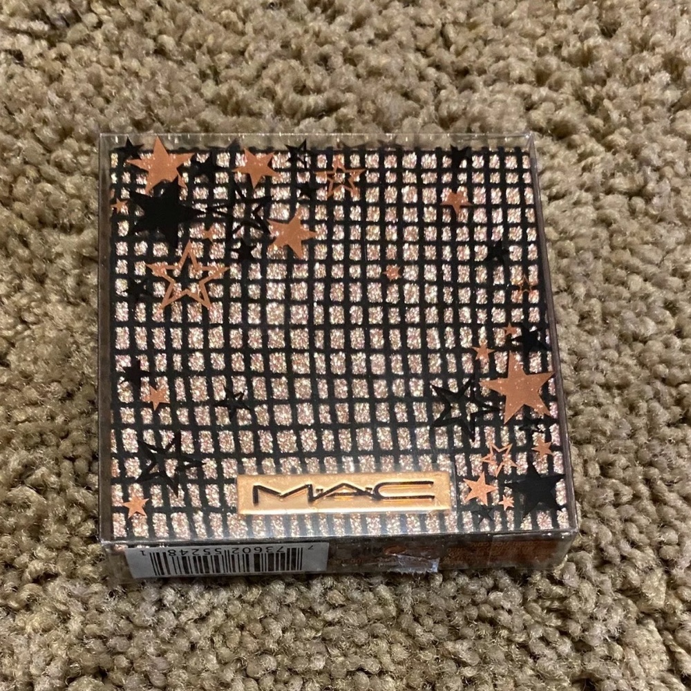MAC 2019 Holiday Eyeshadow Palette Neutral